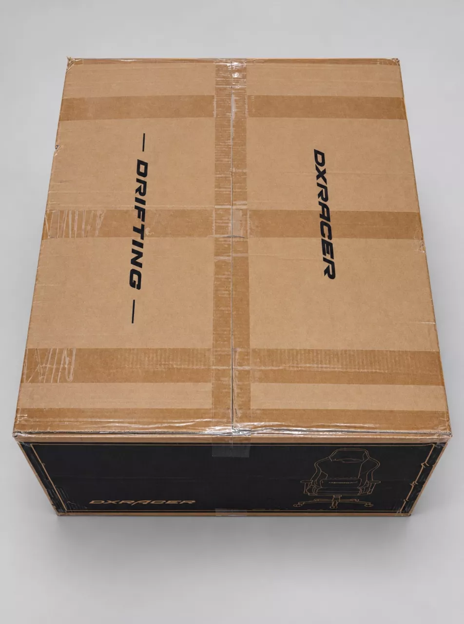 Carton DXRacer Drifting vu de dessus avant ouverture